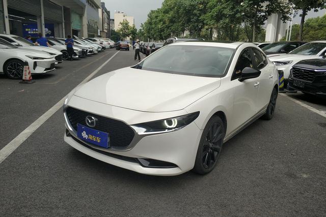 Mazda 3 2022 года выпуска