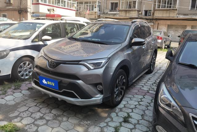 Toyota RAV 4 2018 года выпуска