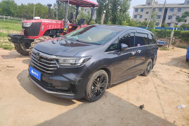 Honda Odyssey 2022 года выпуска