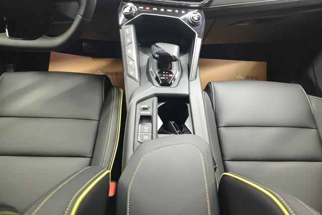 Lynk 06 id 3783447 из Китая 16