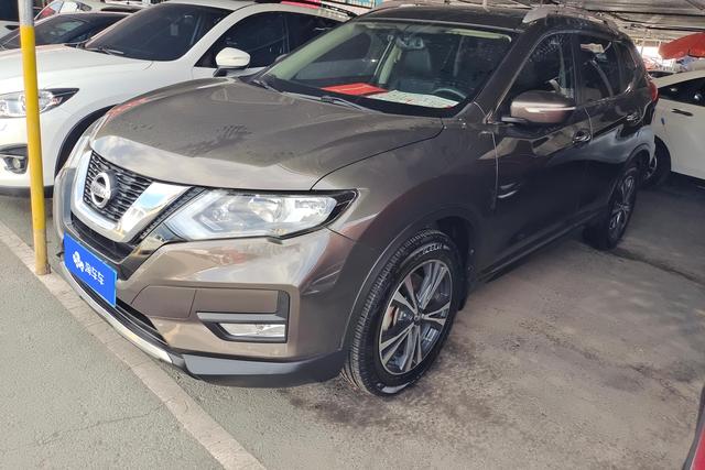 Nissan X-Trail 2017 года выпуска