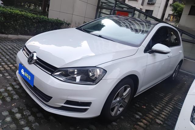 Volkswagen e Golf 2015 года выпуска