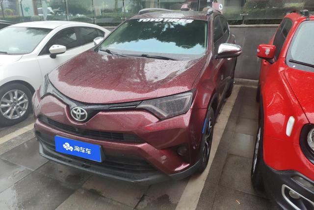 Toyota RAV 4 2016 года выпуска