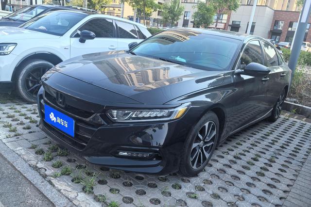 Honda Accord 2018 года выпуска