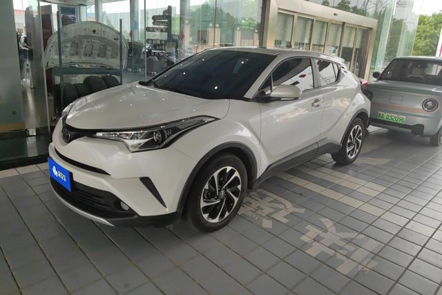 Toyota C-HR 2018 года выпуска