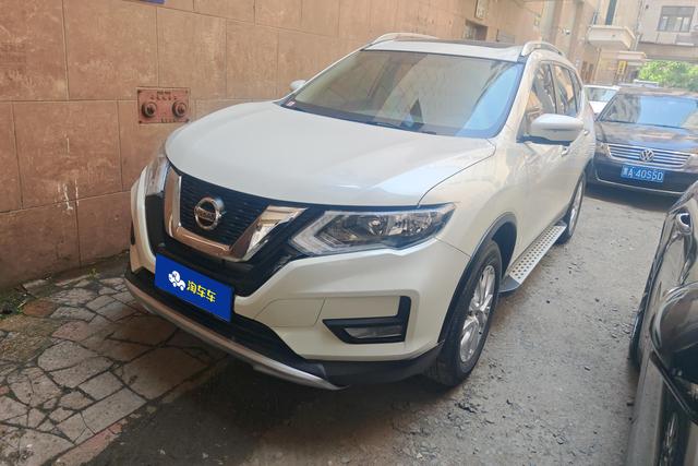 Nissan X-Trail 2017 года выпуска