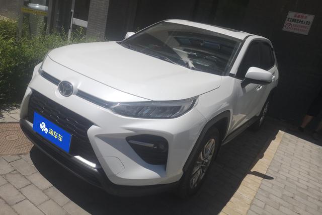 Toyota RAV 4 2022 года выпуска