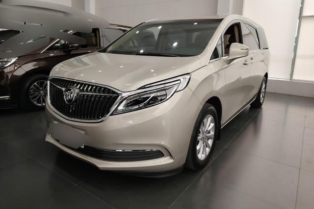 Buick GL8 2017 года выпуска