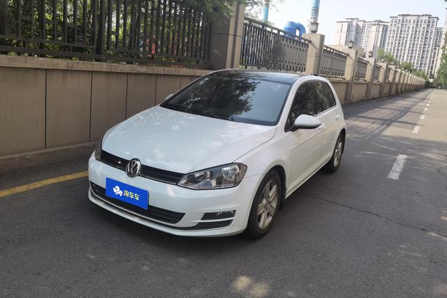 Volkswagen e Golf 2015 года выпуска