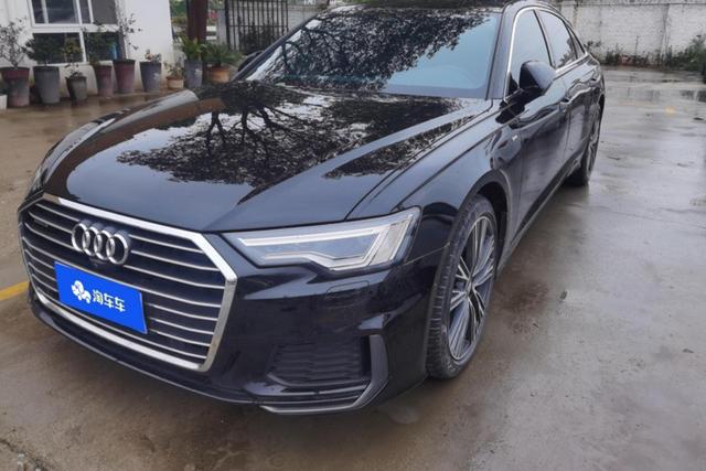 Audi A6 2022 года выпуска