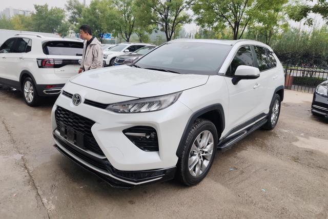 Toyota RAV 4 2022 года выпуска