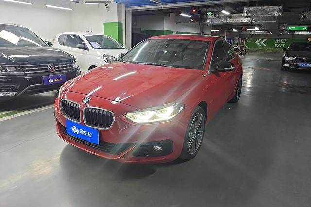 BMW 1M 2018 года выпуска