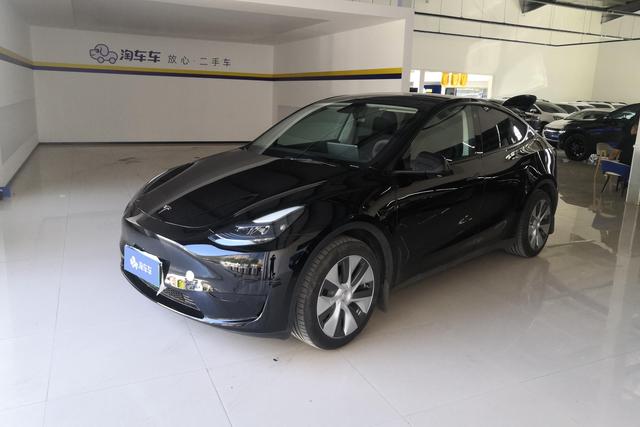 Tesla Model Y 2022 года выпуска