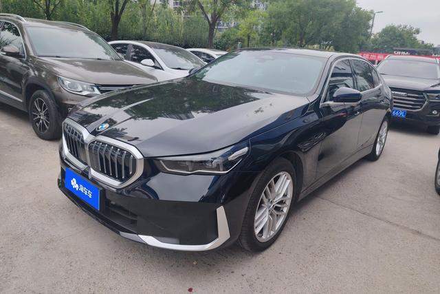 BMW 5er 2024 года выпуска