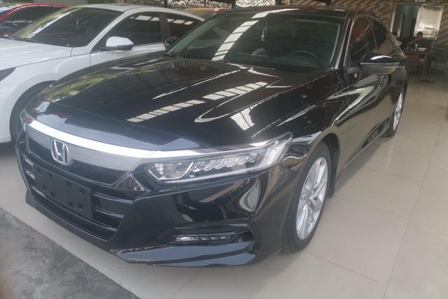 Honda Accord 2018 года выпуска