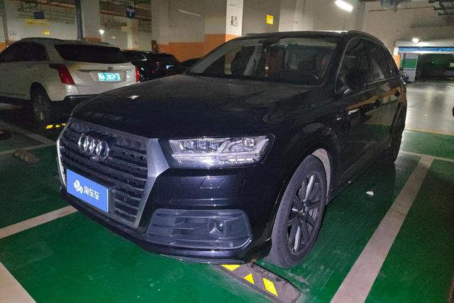 Audi Q7 2019 года выпуска