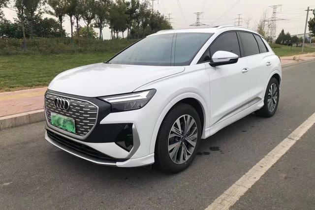 Audi Q4 2023 года выпуска