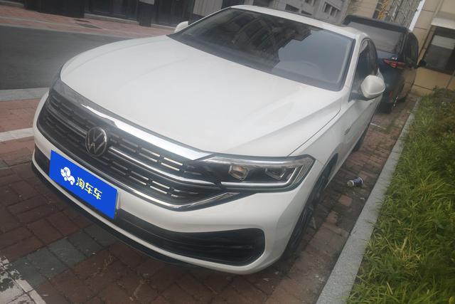 Volkswagen Jetta 2023 года выпуска
