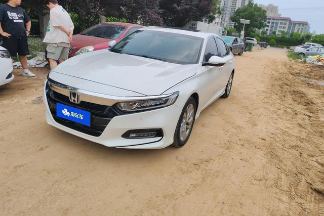 Honda Accord 2018 года выпуска