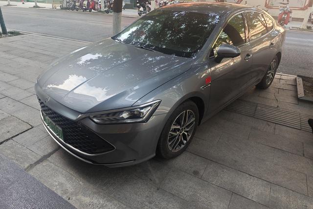 BYD Qin 2024 года выпуска