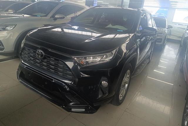 Toyota RAV 4 2020 года выпуска
