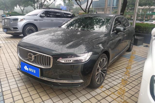 Volvo S90 2024 года выпуска
