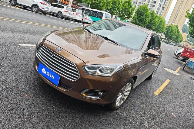 Ford Escort 2017 года выпуска
