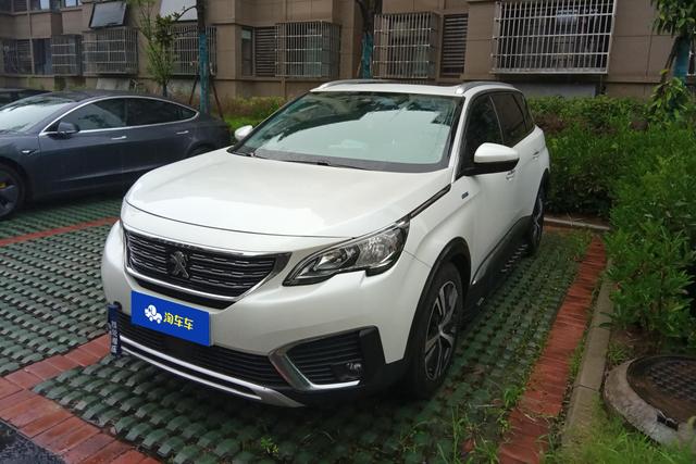 Peugeot 5008 2017 года выпуска