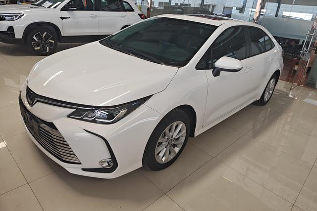 Toyota Corolla Cross 2021 года выпуска