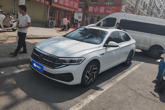 Volkswagen Jetta 2023 года выпуска