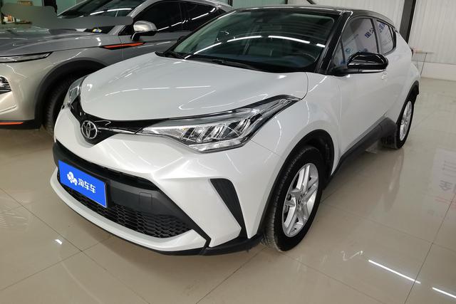 Toyota C-HR 2022 года выпуска