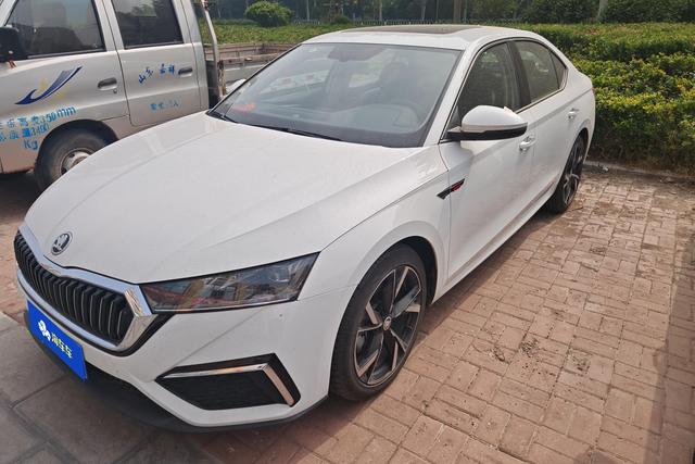 Skoda Octavia 2023 года выпуска