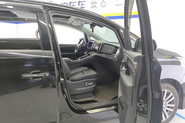 Gac Trumpchi Trumpchi M8 2021 — фото 16