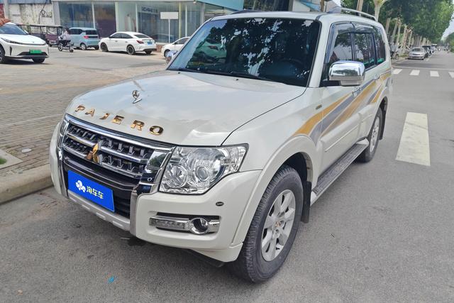 Mitsubishi Pajero Sport 2020 года выпуска