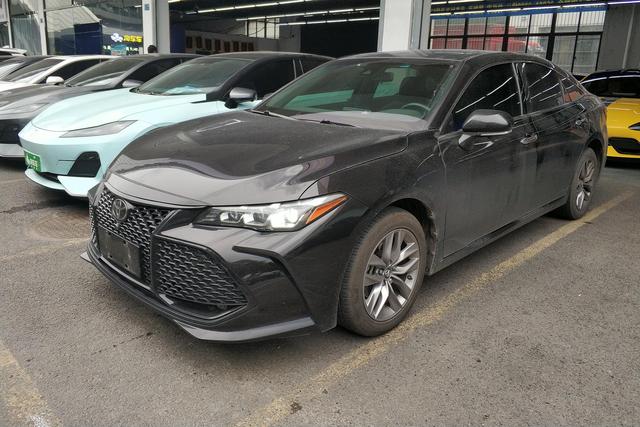 Toyota Avalon 2019 года выпуска