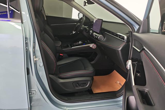 GAC Trumpchi Shadow cool id 3782782 из Китая 13