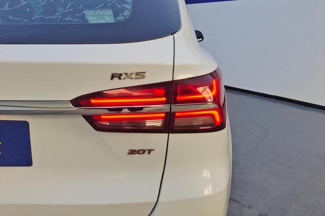 Roewe RX5 2016 — фото 6