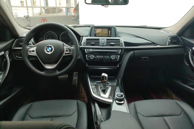 BMW 3 Series 2017 — фото 13