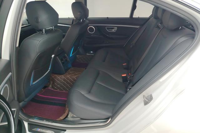 BMW 3 Series 2017 — фото 16