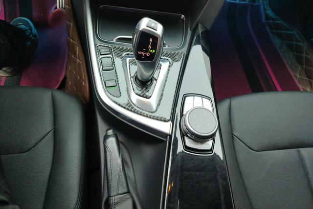 BMW 3 Series 2017 — фото 15