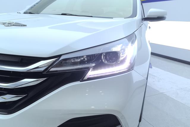 Dongfeng Fengshen Fengshen AX7 2019 — фото 4