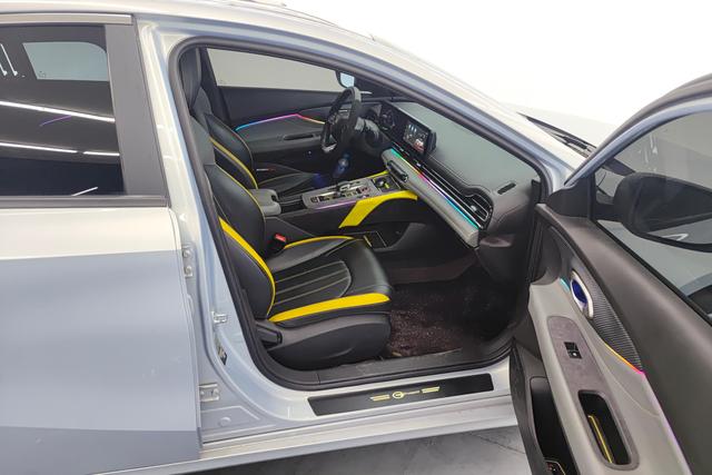 GAC Trumpchi Shadow Leopard id 3784930 из Китая 10