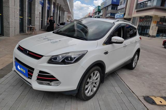 Ford Kuga 2013 года выпуска
