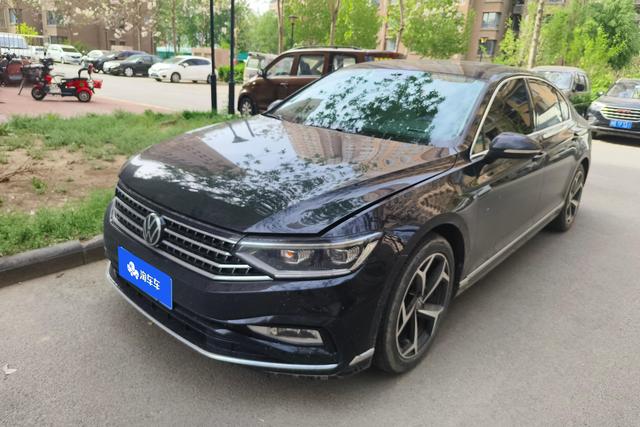 Volkswagen Passat 2023 года выпуска