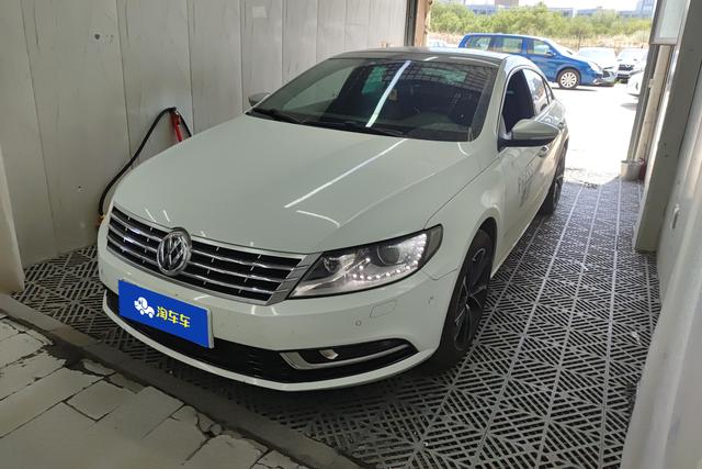 Volkswagen Passat CC 2015 года выпуска