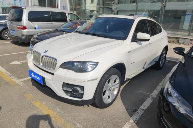 BMW X6 M 2013 года выпуска