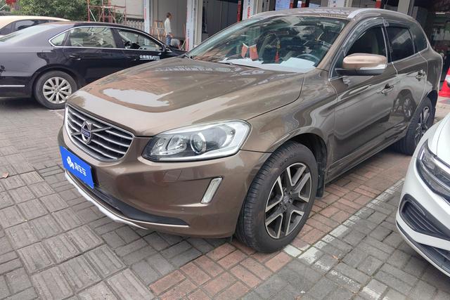 Volvo XC60 2017 года выпуска