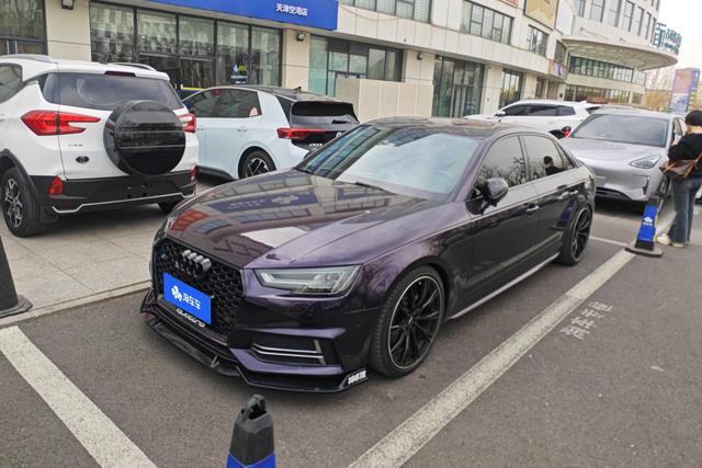Audi A4 2019 года выпуска