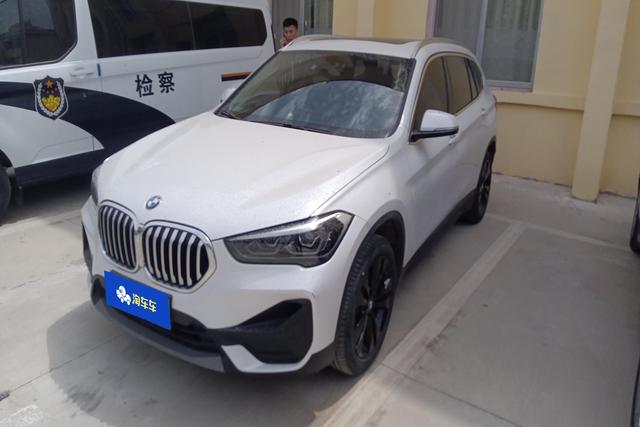 BMW X1 2021 года выпуска