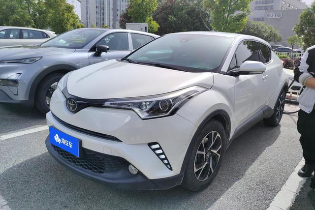 Toyota C-HR 2018 года выпуска